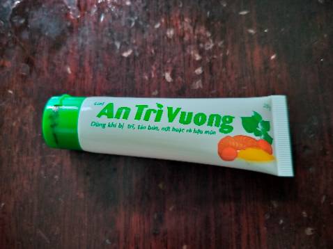 Gel này bôi vào mát mông, giảm được những vùng bị sưng tấy.