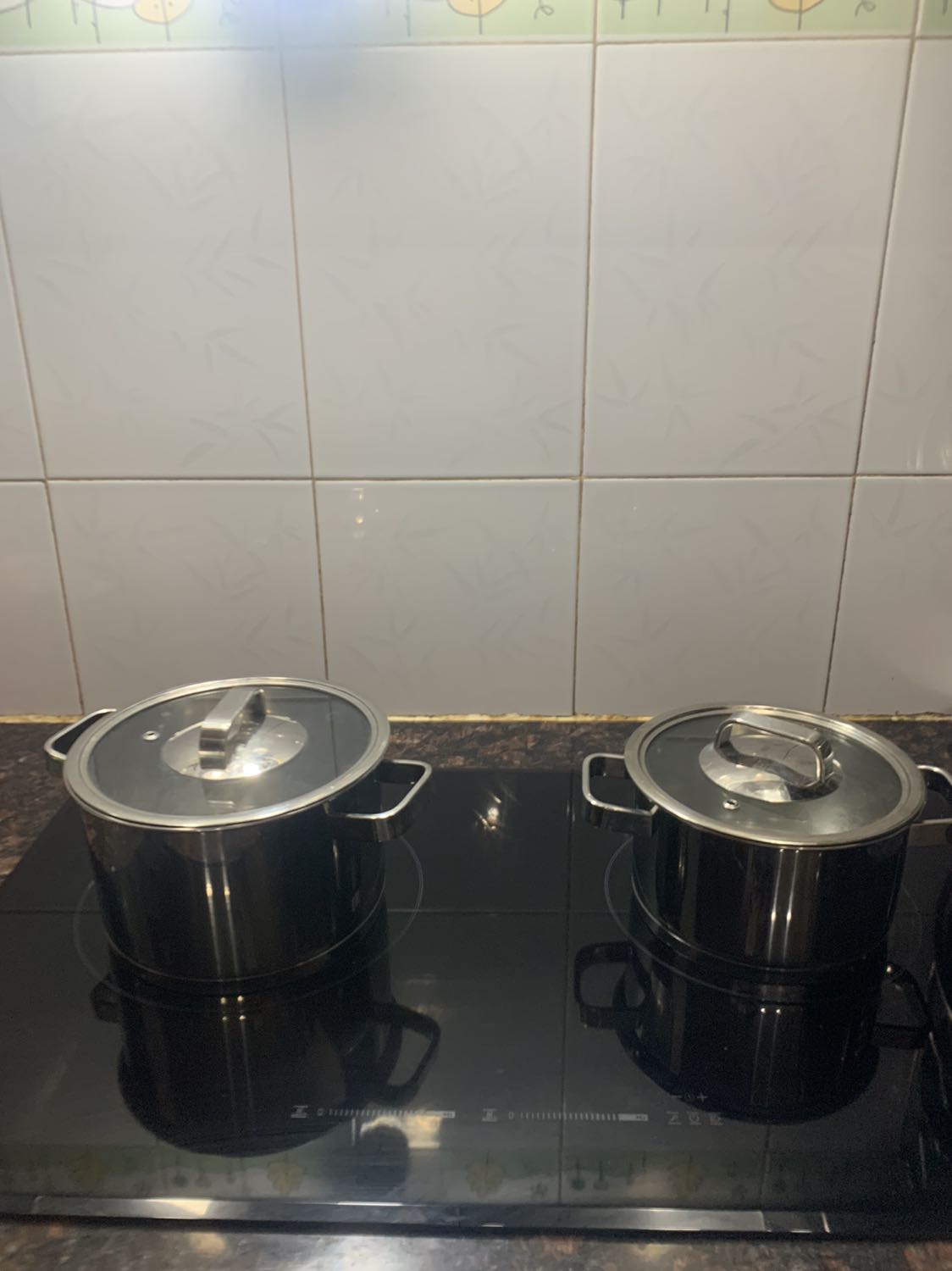 Bộ nồi đẹp, dày dặn chắc chắn. Shop giao hàng nhanh, gói bọc hàng cẩn thận.