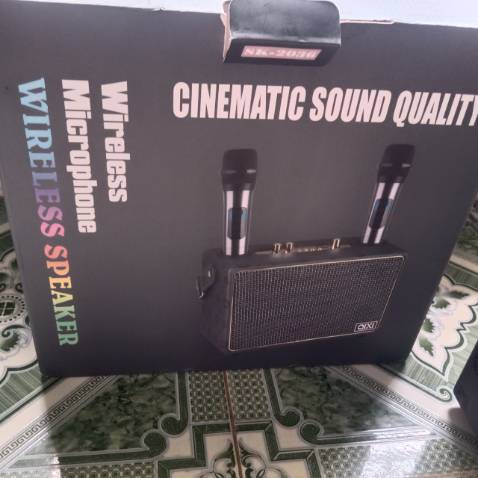 Loa này tốt lắm. Âm thanh rất hay. Mic rõ, có vang. Không có bị thô, trầm. Shop tư vấn nhiệt tình. Đóng gói hàng rất kỹ lưỡng. Bọc rất nhiều lớp xốp và còn có băng keo cảnh báo "hàng dễ vỡ".