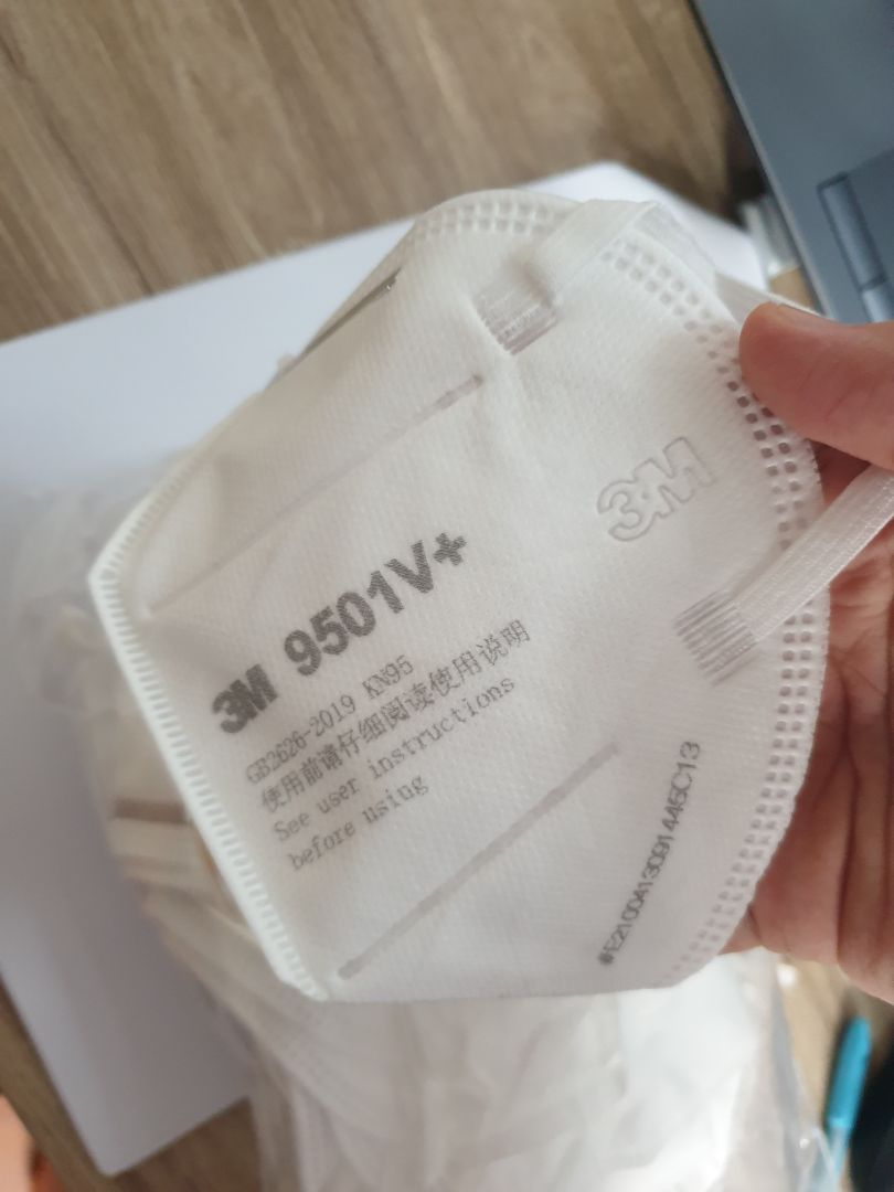 Hàng ổn, nhưng không có nguyên seal mà chỉ có 1 túi zip bọc màn thực phẩm bên ngoài. Không biết có đảm bảo chất lượng không? Mong shop giải thích lý do.