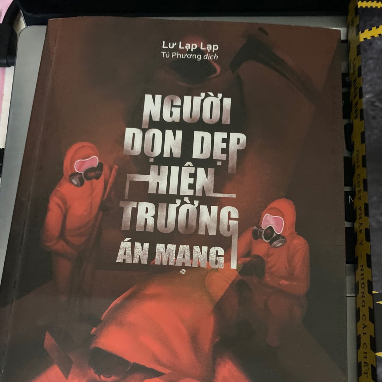 Nội dung sách hay. Còn phần đóng gói rất kỹ, ko bị trầy hay gãy góc.