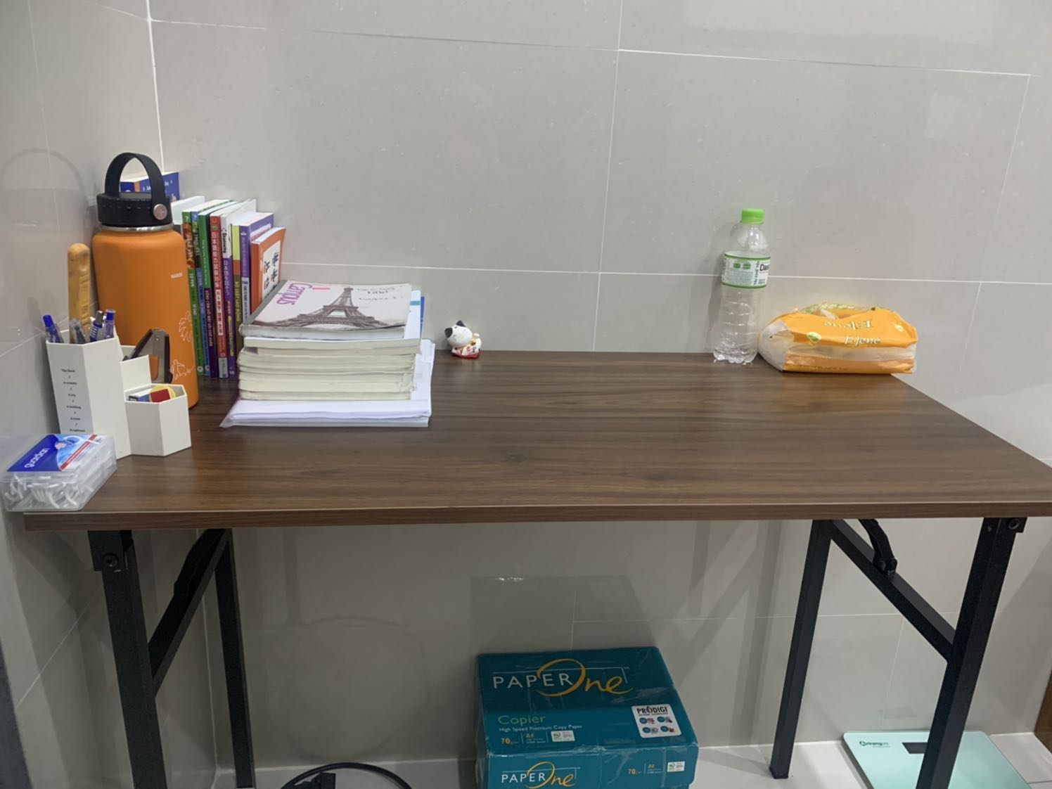 Bàn này okiela lắm nhé, lúc mua cũng hơi lo mà giao về thích nhất là giao nguyên kiện ko tháo rời mình mở chân bàn ra là dùng. Hi vọng shop cứ giao như vậy chứ đừng tháo rời bàn ra, phụ nữ ko lắp ráp được. Bàn ko trầy xước gì, rất hài lòng nhé! Bàn này okiela lắm nhé, lúc mua cũng hơi lo mà giao về thích nhất là giao nguyên kiện ko tháo rời mình mở chân bàn ra là dùng. Hi vọng shop cứ giao như vậy chứ đừng tháo rời bàn ra, phụ nữ ko lắp ráp được. Bàn ko trầy xước gì, rất hài lòng nhé!