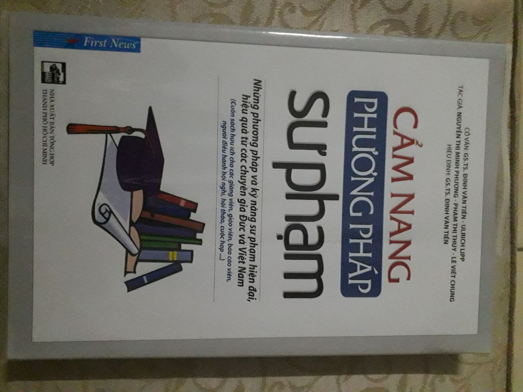 + Giao hàng đúng hẹn. 
+ Đóng gói cẩn thận. NV giao hàng thân thiện
+ Sách màu. Nội dung cụ thể, minh họa trực quan
- Một số trang in bị in lỗi nhưng là trang phụ lục nên ảnh hưởng không nhiều chất lượng cuốn sách
(×) Tổng quan: hài lòng