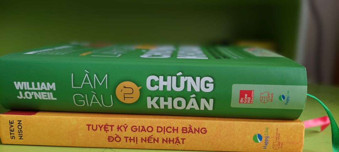 Đóng gói cẩn thận, giao nhanh ngoài mong đợi (hẹn 20/10 mà 14 đã nhận đc). Sách đẹp, chắc chắn, chất lượng in tốt. Chưa đọc nhưng sách của Happylive chắc chắn nội dung sẽ rất hay và bổ ích (vì đã đọc một số quyển rồi). Sẽ cifn ủng hộ Happylive và a ThaiPham