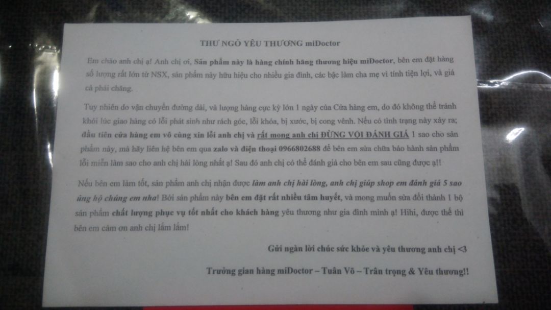 Tiki giao hàng và đóng gói vẫn rất ok.
Sản phẩm thì có nhãn mác rõ ràng, sản xuất tại VN, shop cung cấp cả số đth để sửa chữa bảo hành sản phẩm nếu có lỗi, hên hàng của mình không bị gì. Mình chỉ thấy thùng có mùi hơi khó ngửi chút, nhưng để ở ngoài vài hôm là đỡ hẳn. Nói chung là rất hài lòng về sản phẩm và chắc chắn sẽ mua thêm vài cái nữa.