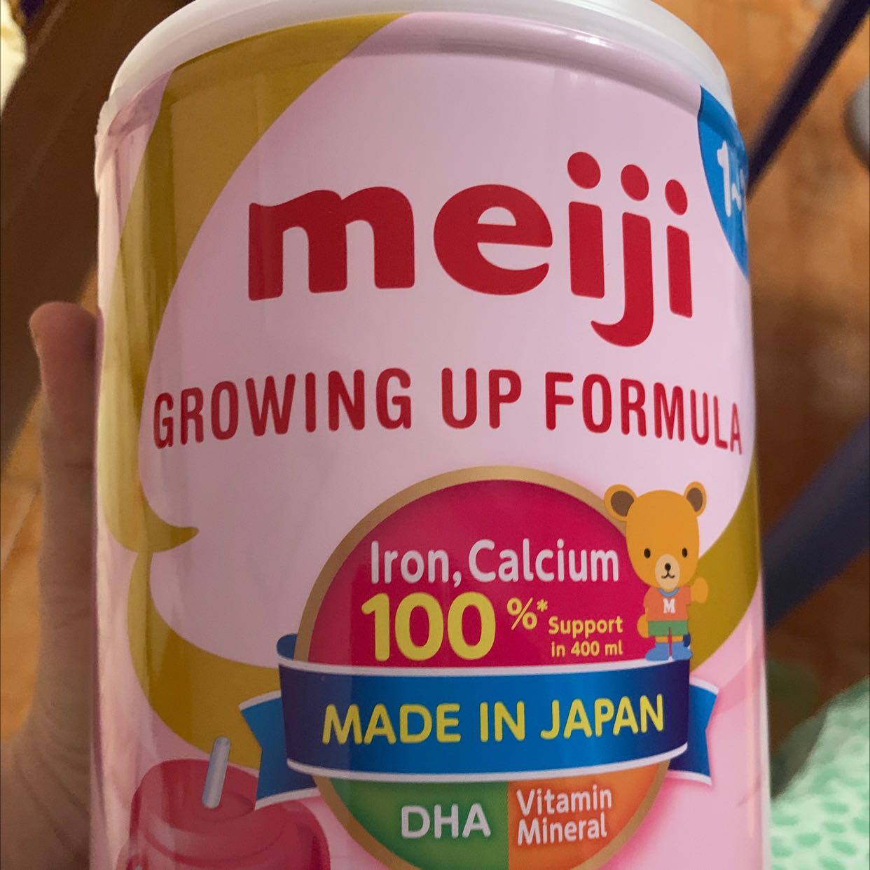 Sữa Meiji đặc biệt bổ sung DHA, các vi chất như sắt, kẽm, acid Follic và hệ cân bằng Omega 3, Omega 6 tốt cho sự phát triển não bộ của bé trong giai đoạn từ 1 đến 3 tuổi - giai đoạn bé bắt đầu học hỏi, khám phá và tiếp thu những điều xung quanh.