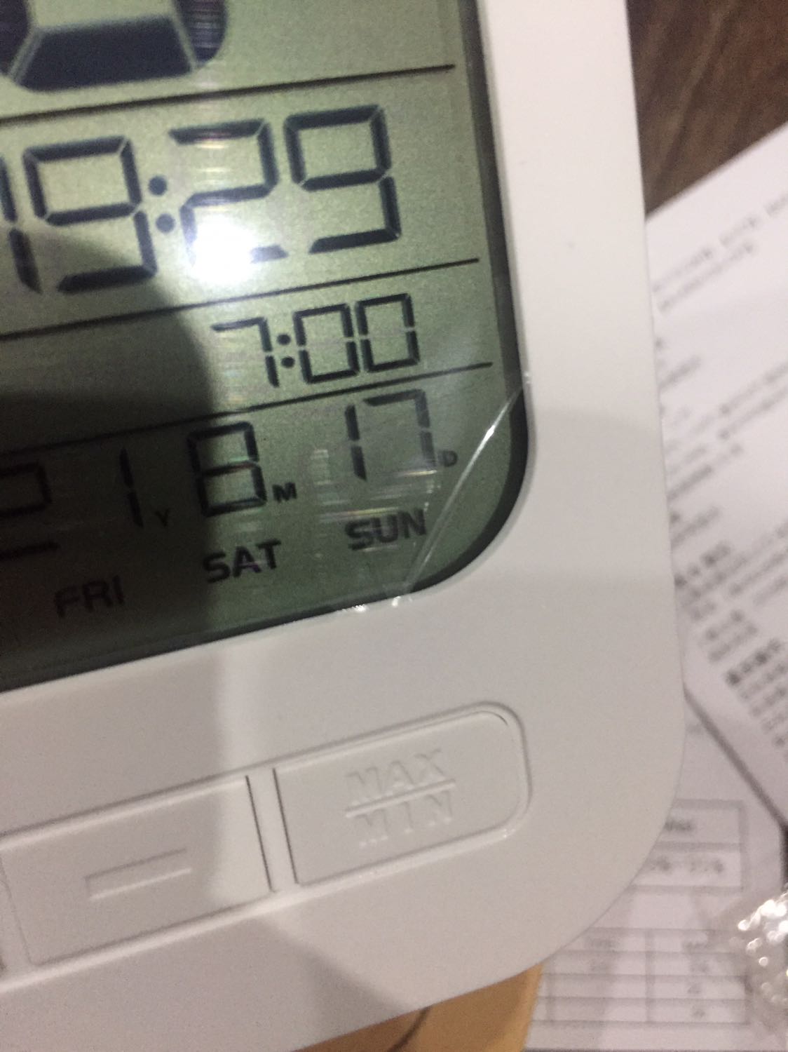 Đã nhận đc hàng! Bề mặt sản phẩm bị phồng mặt miến dán! Nhưng chấp nhận đc! Vì cũng phù hợp giá! Cơ bản là đẹp dễ sử dụng!Đóng gói cẩn thận giao hàng nhanh!