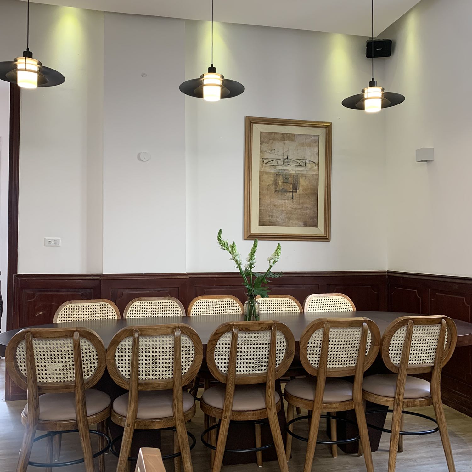 Mình dùng nhiều rồi nên cứ hết là lên đặt thôi, giao nhanh, tiện, sản phẩm tốt. Rửa rất sạch và không bị ảnh hưởng đến nàu sắc của bât đũa