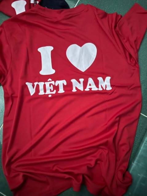 Shop *** đảo, không nhiệt tình, bán sản phẩm không đúng với hình ảnh quảng cáo, khi gặp tình trạng lỗi, shop không hỗ trợ... ae mua né shop này ra nhé.
Hình ảnh quảng cáo không có chữ, và có băng rôn, nhưng nhận hàng thì sản phẩm lại in chữ và không có băng roll