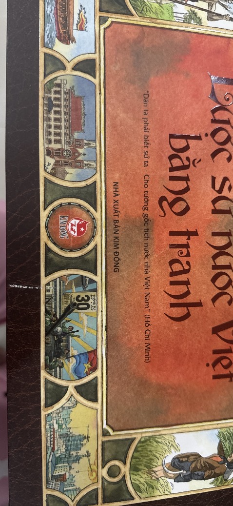 Bìa sách bị trầy, không đẹp