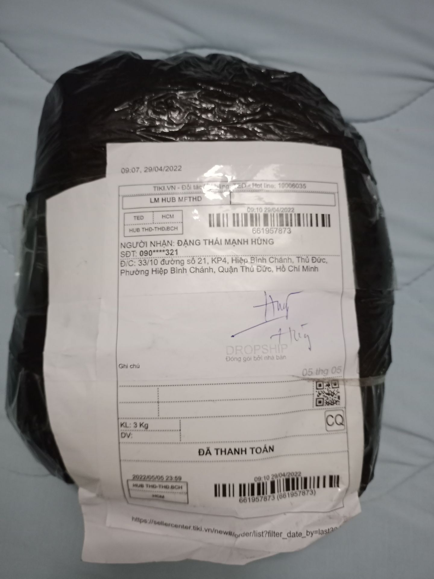 đặt gio hoa bằng sắt mà ko biết shop giao cái gì nữa? xem đối hàng cho tôi