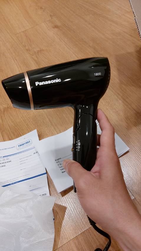 Hàng đúng mô tả, còn mới tinh, sản xuất tháng 6 năm 2022 luôn, có giấy bảo hành chính hãng đàng hoàng. Đã mua cái này là cái thứ 2 sau 1,2 năm dùng cái thứ nhất vẫn còn tốt lắm.