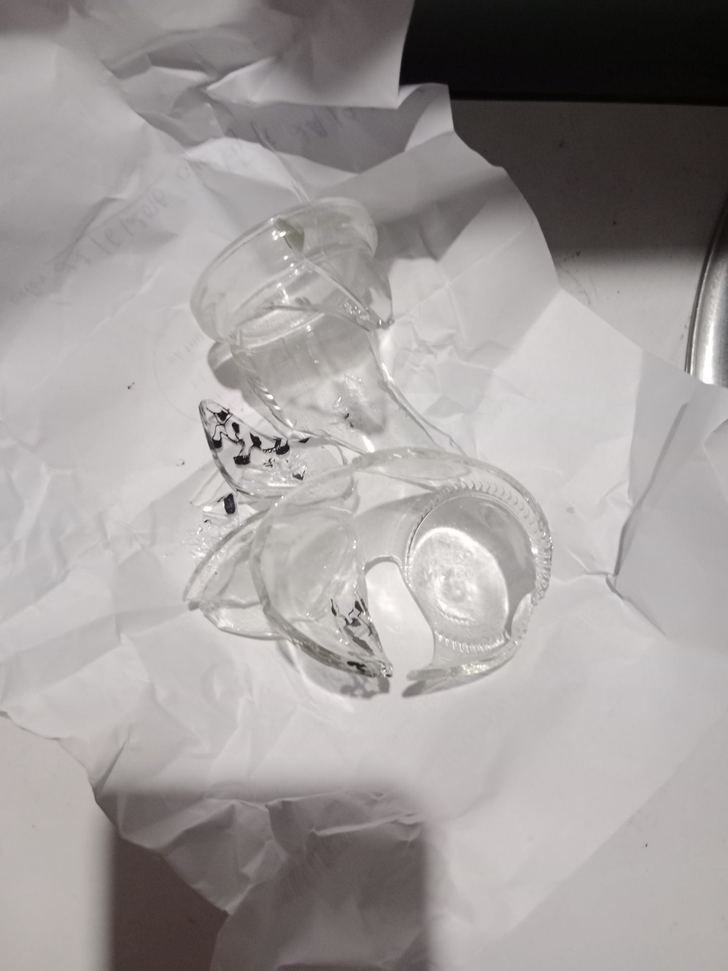 Đặt voi xanh giao bò vs ngựa bụi bẩn trên các hủ thủy tinh nhiều lắm đã vậy cái nắp trầy xước cũ kĩ như là có người đã từng xài qua rồi còn bể thêm 1 hủ nữa sẽ không bao giờ mua lại nữa đâu mọi người nên cân nhắc tránh bị *** nhé