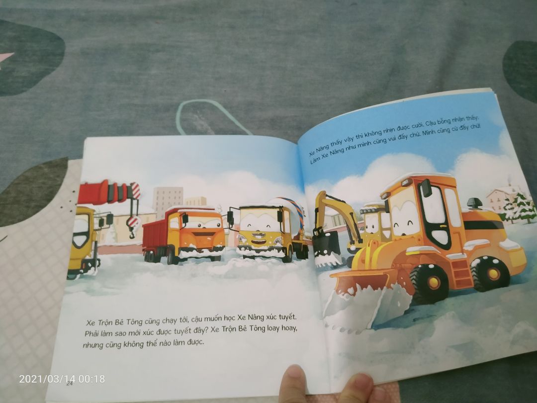 Bộ sách về xe công trình này rất hay. Bé rất thích, ko chỉ nói về các loại xe mà còn dạy cho các bé nhiều nội dung ý nghĩa. Phù hợp với bé trên 2t