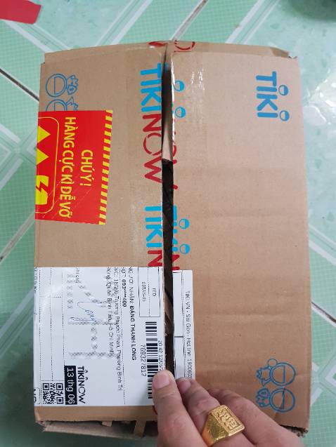 Giao hàng vỡ. Khi khui hàng phản hồi lại nhân viên giao hàng thoái thác. Thất vọng và kg sử dụng dịch bụ tiki thêm nữa.