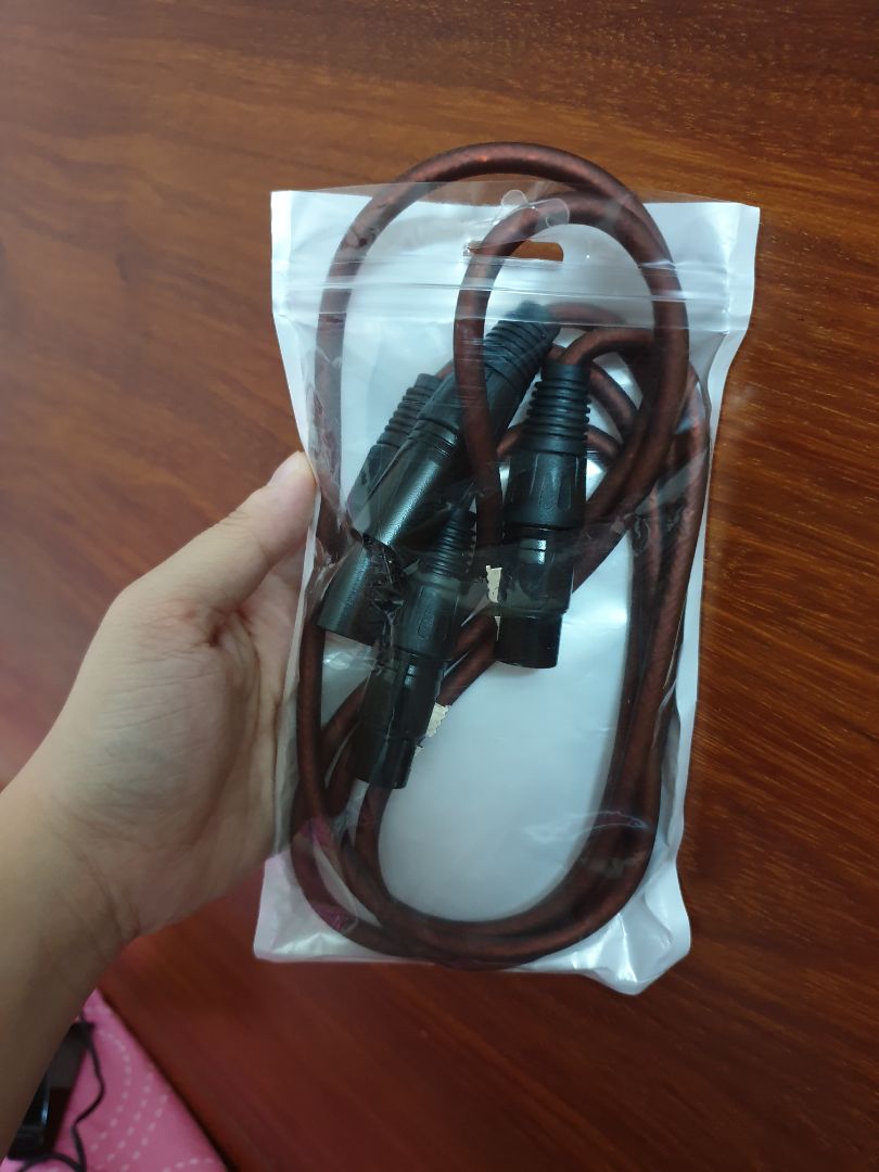 Hàng mình nhận không giống hình, không phải dây hiệu Ugreen, không có tên nhãn hiệu in trên sản phẩm, tiki check lại đơn hàng giúp mình. Hàng mình nhận không giống hình, không phải dây hiệu Ugreen, không có tên nhãn hiệu in trên sản phẩm, tiki check lại đơn hàng giúp mình.