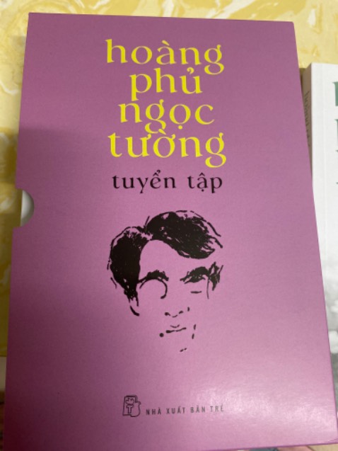 Giao hàng rất nhanh, 4 tiếng sau đặt hàng là mình nhận được rồi. Giấy in rất mịn, thích lắm!!