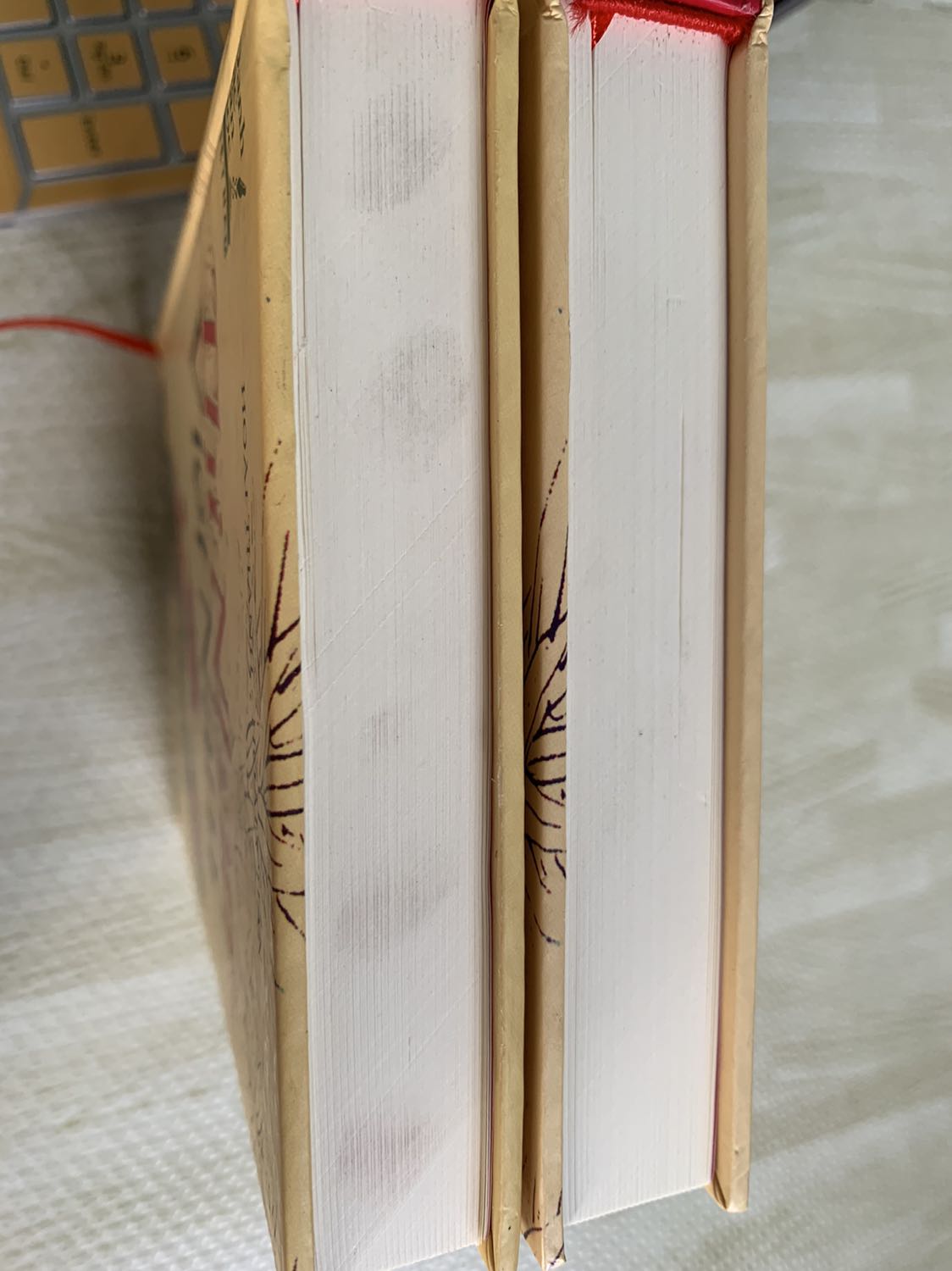 Mình mua để học tập, chưa kịp đọc nhưng tiki giao nhanh hơn dự kiến mình kịp có sản phẩm để học
Có một chỗ dơ như hình