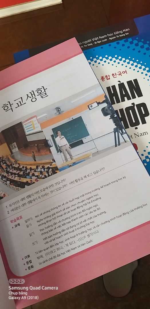 sản phẩm được bao kĩ, sách mới, nhìn chung thì 9/10. Mọi người có thể tham khảo nhé! sản phẩm được bao kĩ, sách mới, nhìn chung thì 9/10. Mọi người có thể tham khảo nhé!