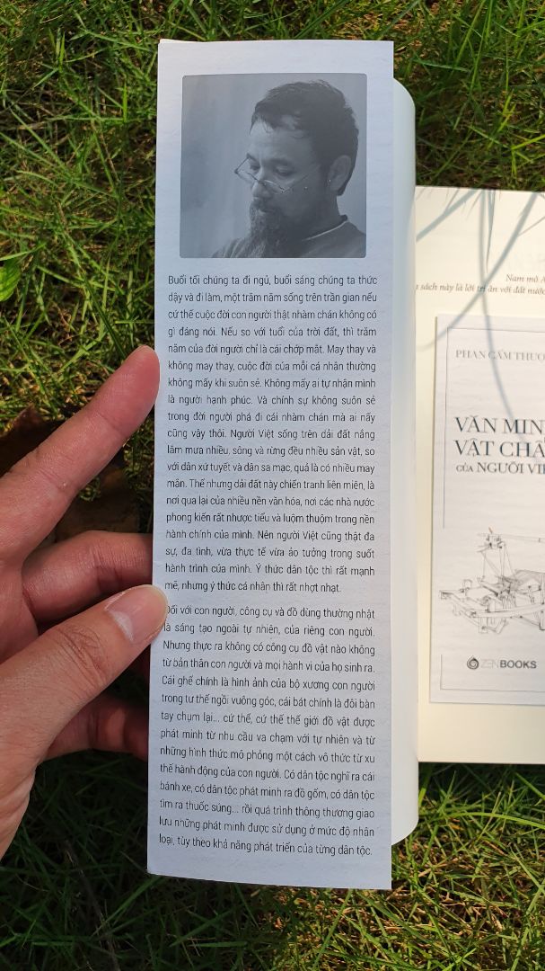 Một cuốn sách tuyệt vời cho những người tìm hiểu về văn hóa, lịch sử và thiết kế !!!
Chủ đề phong phú, văn phong sâu sắc, trình bày khoa học, minh họa sinh động, chú giải rõ ràng ... Chỉ mong thêm các hình vẽ và ảnh to hơn, có màu :)