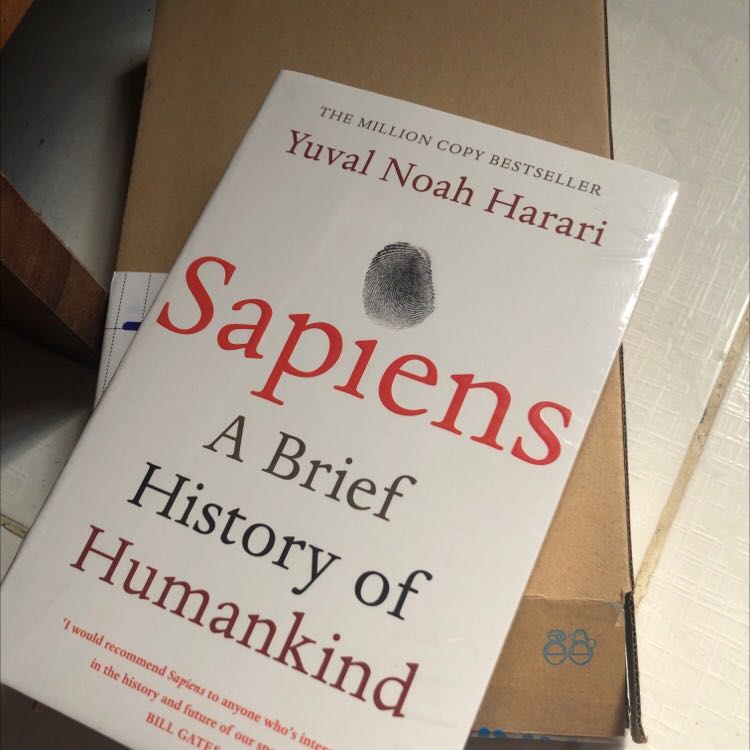 Giao nhanh, giấy mới tinh, tuy nhiên phần bìa sau hơi bị mốc, nội dung thì khỏi bàn, tuy nhiên sách chưa update phần thế giới hậu covid như bản tiếng việt