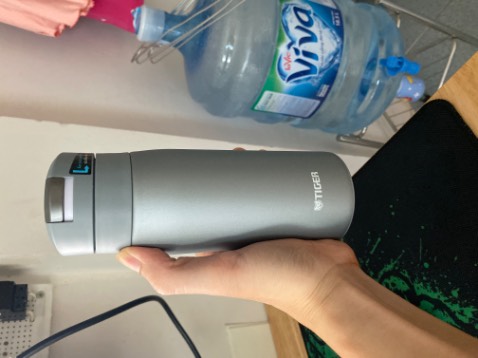 Mua nhiều lần sản phẩm bình giữ nhiệt của tiger rồi, chất lượng rất tốt với giá tiền, lần đầu tiên mua cách đây hơn 3 năm giờ bình vẫn xài tốt, mua thêm bình này đựng cafe miễn chê, từ sáng tới chiều vẫn còn đá