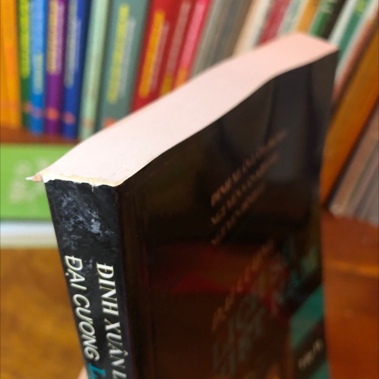 Góc sách bị bong nhưng mà ổn