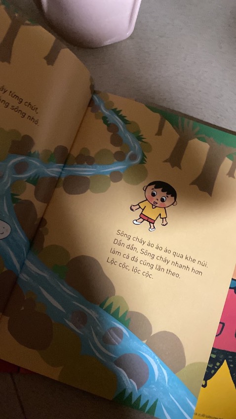 Sách đẹp, chất giấy dày dặn, câu chn phù hợp với các bé