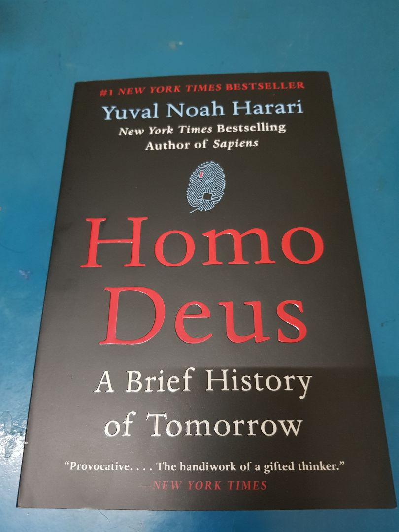 shop giao hàng siêu nhanh, mình ở BN mà 2 hôm đã được giao rồi
sách nhận được vẫn còn nguyên màng co, xịn, mịn, giấy bóng bóng như giấy tạp chí nên sách khá nặng