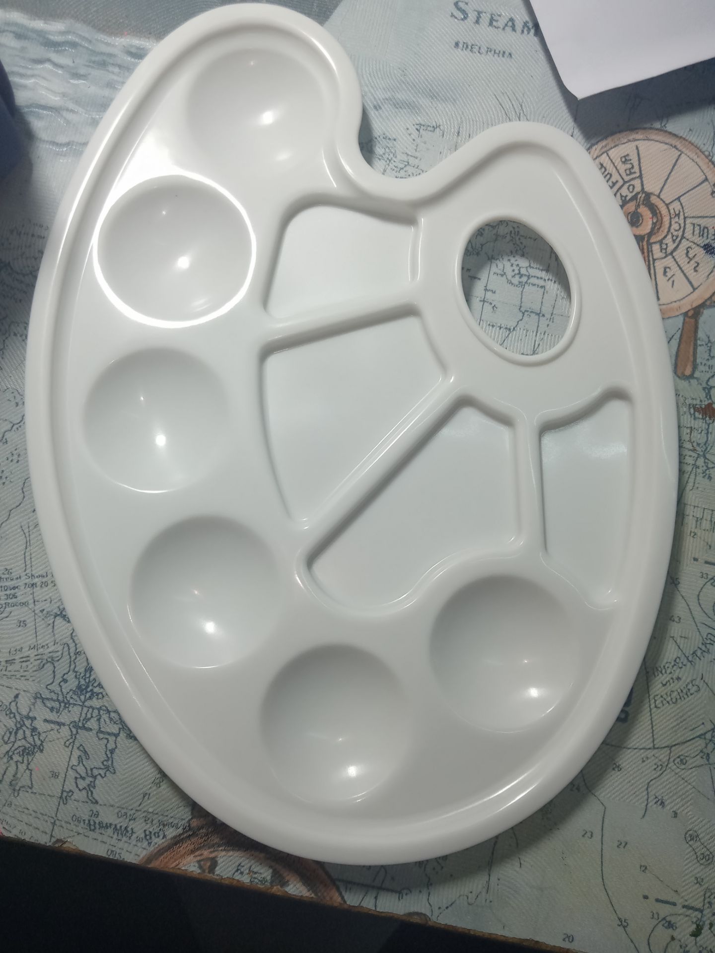 Mình rất hài lòng với pallete luôn ấy. Tuy là nhựa nhưng rất dày và chắc chắn. Cảm giác cầm lên rất chắc tay Mình rất hài lòng với pallete luôn ấy. Tuy là nhựa nhưng rất dày và chắc chắn. Cảm giác cầm lên rất chắc tay