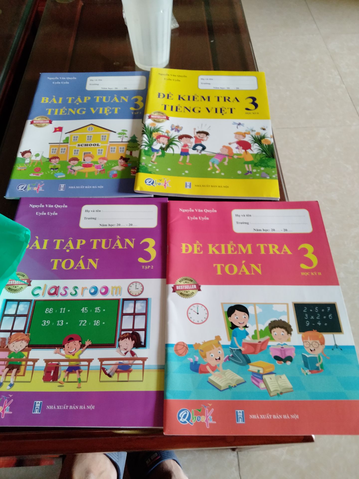 giao hàng ko đúng theo đơn đã đặt mua sách toán lại đưa cả tiếng việt