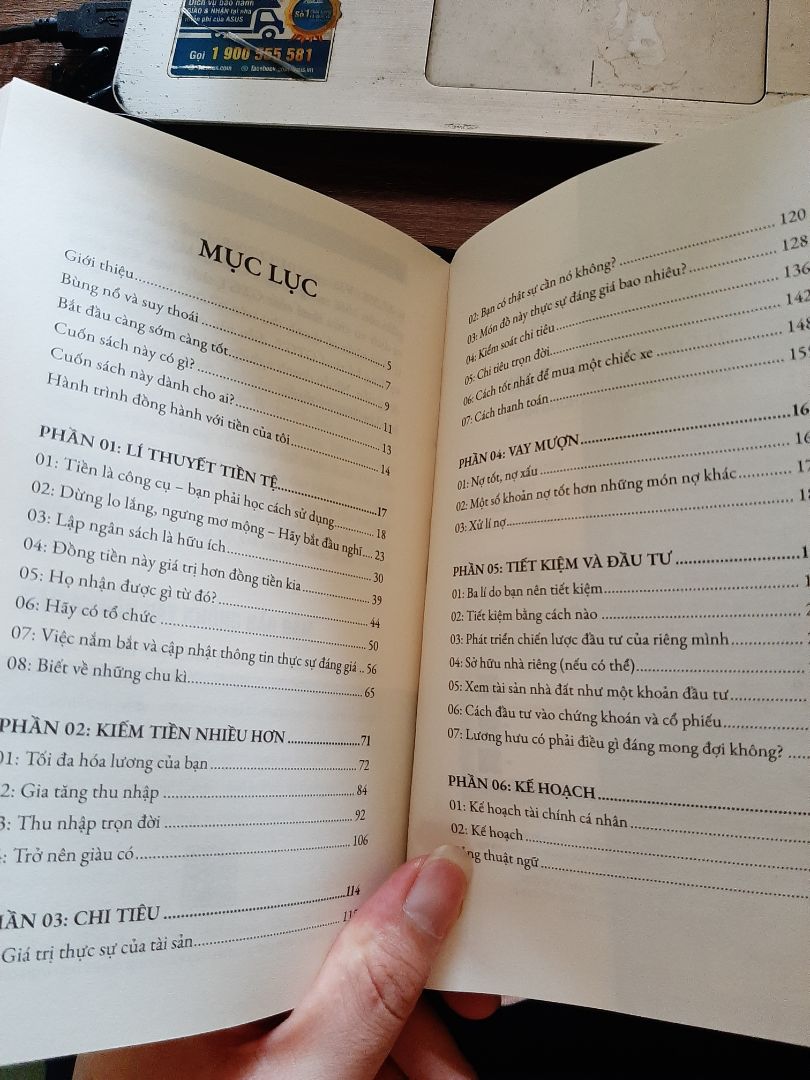Cuốn sách hay đối với người chưa có thói quen Nghĩ về tiền một cách đúng đắn và thiết lập kế hoạch tài chính cho tương lai, đặc biệt là người trẻ hay có chi tiêu phung phí, không có kế hoạch và quý trọng đồng tiền. Tuy có một số loại hình tiền tệ và quy luật thu nhập chi tiêu chưa thật sự phù hợp tại nước ta. Nhưng người đọc sẽ hiểu thêm về lý thuyết tiền tệ, cách kiếm tiền, cách tiết kiệm tiền và đầu tư thông minh cho tương lai. Đúng như nội dung sách đã viết "Chìa khóa thông minh trong chuyện tiền nong không phải là kiếm nhiều tiền hơn mà là sử dụng chúng như thể nào".