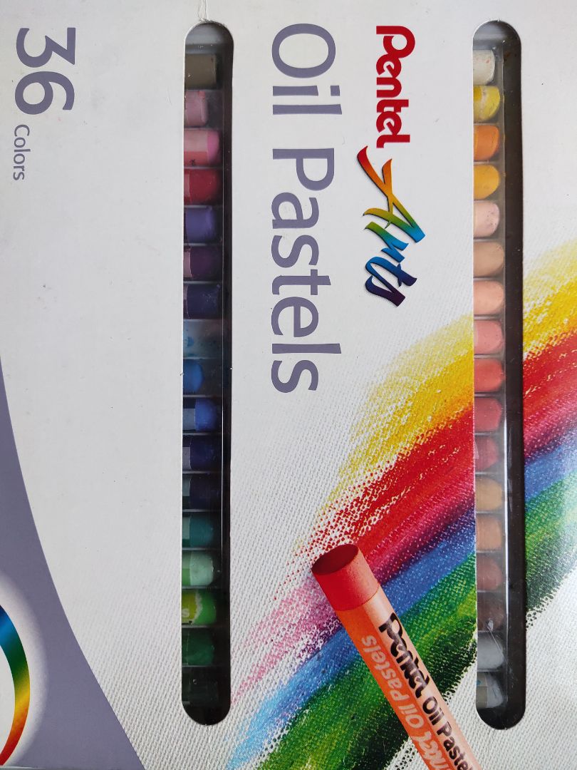 màu sáp chính hãng Pentel, màu sắc sáng đẹp, tô màu êm, bám giấy tốt,không bẩn tay. Chất lượng Nhật Bản, rất an toàn cho trẻ. Best!