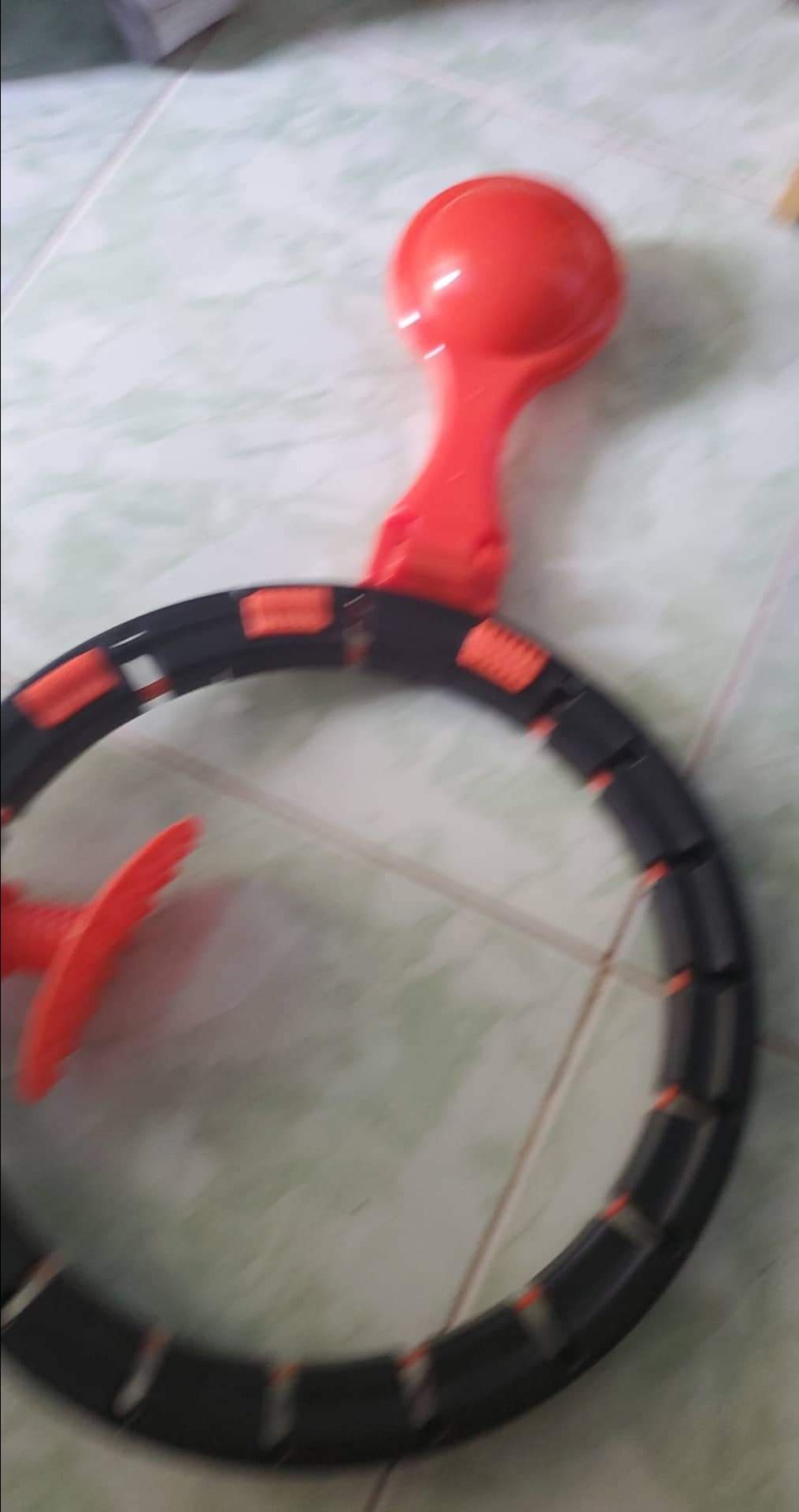 vòng nhẹ, dễ sử dụng ( kể cả với ng k biết lắc vòng truyền thống như t). còn hiệu quả hay k thì k biết