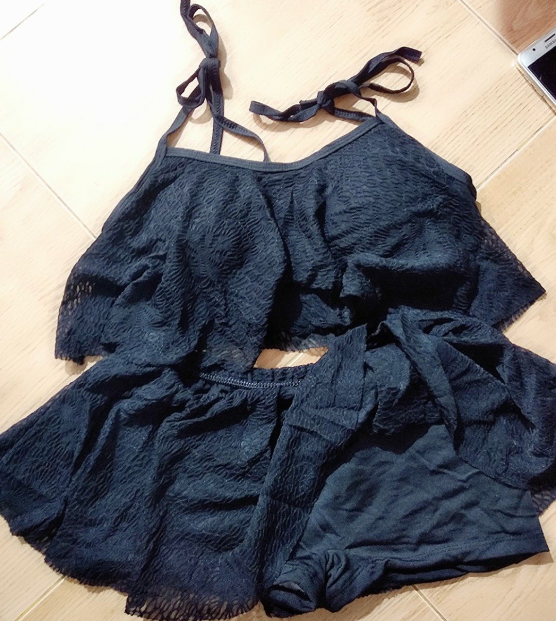 hai mảnh khá đẹp và dễ Thương                                                               .