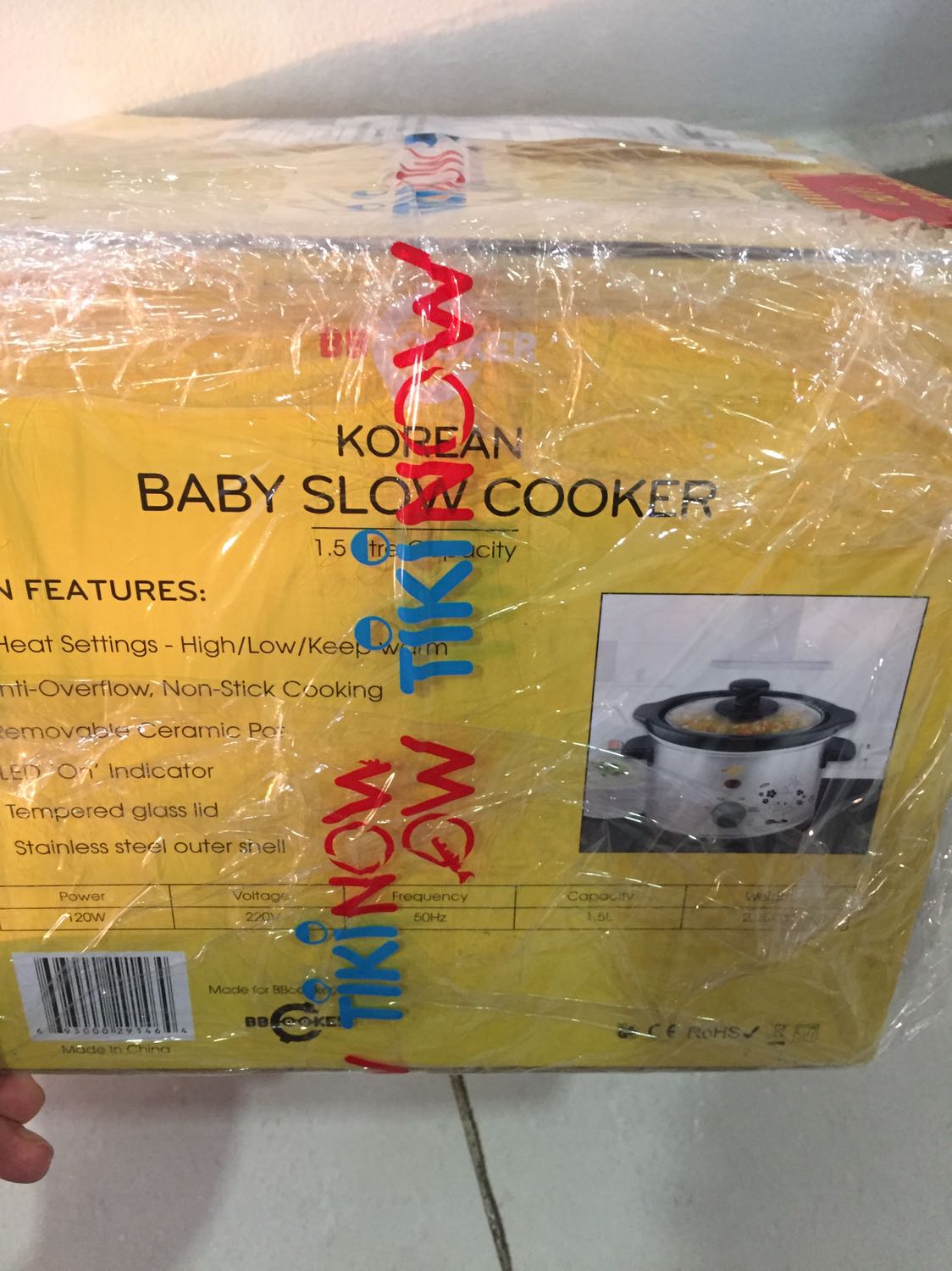 Mình phân vân 1 dòng rẻ hơn 1 dòng đắt gấp đôi BBCooker, đọc review BBCooker làm mình hơi hoang mang mà mình chọn nồi nhỏ gọn+nồi sứ màu đen nên vẫn quyết định đặt. Nhận hàng rất hài lòng. Nồi nhỏ gọn, tiện dụng, 3 chế độ high-low-keepwarm. Mình mua 1.5lit rất tiện nấu cháo cho bé. Sản phẩm đóng gói chắc chắn. Tikinow giao hàng nhanh. Thanks