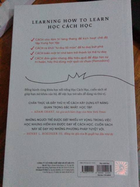 sách mình chưa đọc, nhưng hàng tiki giao về lần này thất vọng quá, mấy quyển khác thì oke, nhưng quyển này kh có seal mà tiki bảo quản dơ quá, bìa trắng mà mặt sau giao về bị bẩn, nhìn như sách cũ luôn mong tiki xem lại 😭