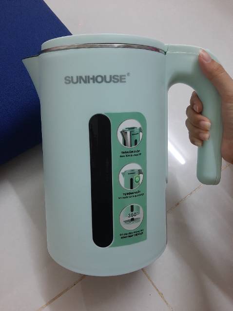 Đã mua 1 lần gòy xài rất okela lun , h mua lại lần 2 mà sp xấu quá , nắp và vành ấm ko khớp vs nhau , inox mỏng , chưa nấu nên hok bik ntn . Thật sự mua lần đầu rất thích mà h mua lần 2 tệ quá mong shop xem lại giải quyết như nào 😔😔😔