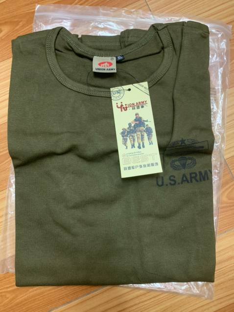 hàng giống hình đóng gói cẩn thận hàng giao rất nhanh và chu đáo nhân viên thân thiện và nhiệt tình nói chung lần này rất hài lòng. sản phẩm tốt phong cách lính dáng ôm