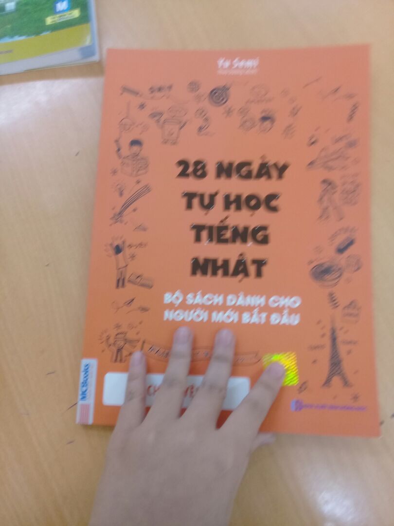 sách hay bìa đẹp nhìn rất sang kết hợp cả giào khoa và bài tập trong 1 quyển có cả phần hướng dẫn tải ứng dụng phụ trợ trên android và ios nữa tóm lại là rất hài lòng