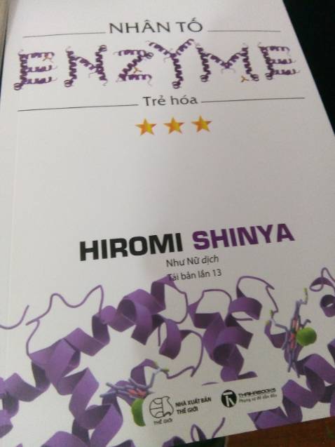 giao nhanh đúng trước 10h sáng luôn, sách đẹp có bản quyền 100%, bìa sách in nổi, giấy xờ rất sướng.