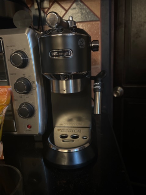 sử dụng trong gia đình rất tiện lợi. Gia đình nhớ chỉnh nhiệt độ nước và đọc kỹ hướng dẫn sử dụng để ra cà phê ngon nhất. Mới xài được hai ngày thấy ngon nhìn chung xài ổn trong tầm giá và mục đích sử dụng