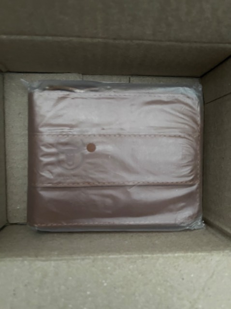 Bóp rất đẹp, rất ưng ý. Sẽ ủng hộ shop sau. Thanks