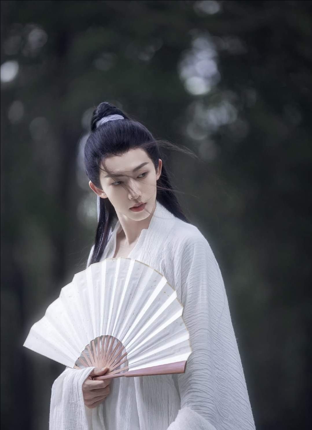 hình ảnh mang tính chất nhận xu nhưng mà gội thích vô cùng mùi thơm dễ chịu mỗi tội chai bé quá. có chai 1l thì tiện quá