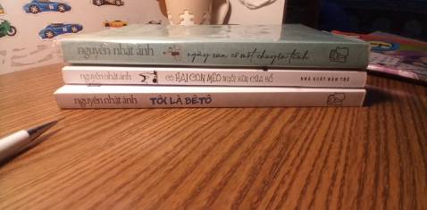 Tôi gửi tình yêu cho mùa hạ nhưng mùa hạ không giữ nổi. Mùa hạ chỉ biết ra hoa và tiếng ve nỉ non trong lá.