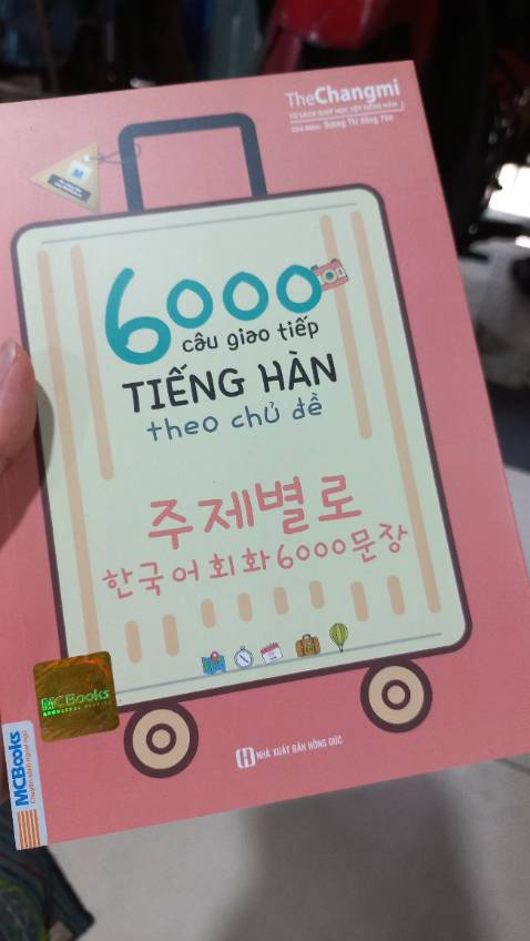Đóng gói kỹ, giao hàng nhanh. Sách mới, đẹp, nội dung rất hữu ích, dễ sử dụng, bìa màu bắt mắt. Đóng gói kỹ, giao hàng nhanh. Sách mới, đẹp, nội dung rất hữu ích, dễ sử dụng, bìa màu bắt mắt.