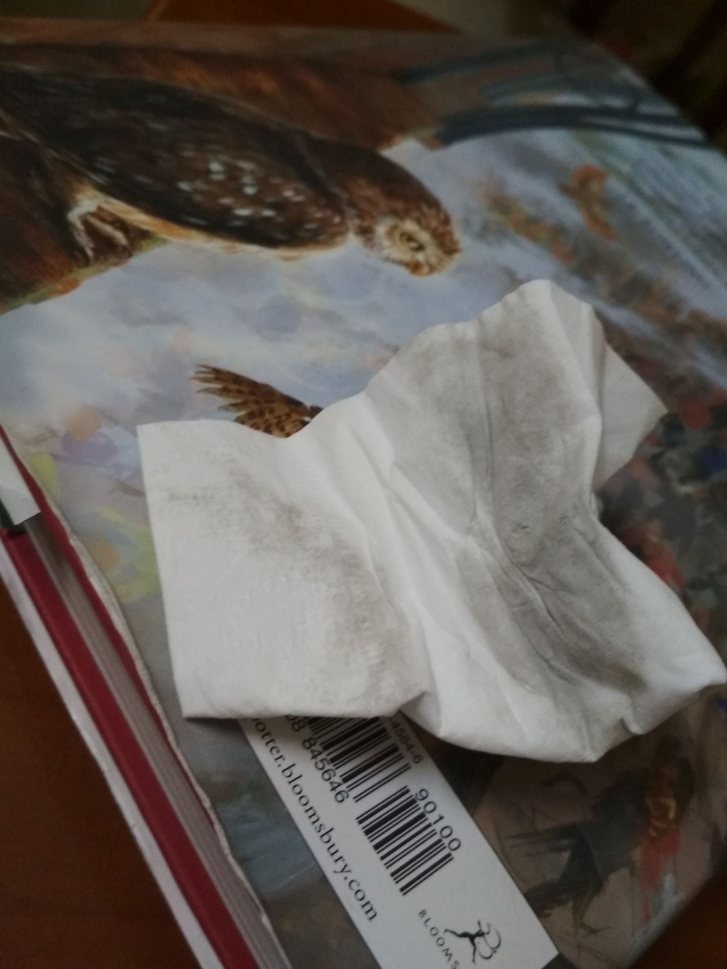 trc khi mua có đọc kỹ phần thông tin xem sách có nằm trong phần "sách nằm trong kho sách cũ k đổi trả" hay không nhưng k có. yên tâm nên đặt hàng.
nhưng nhận được hàng thì sách rất bẩn, bị nhàu nát, rách bìa. lấy giấy ăn chùi đi thì đen sì tờ giấy ăn