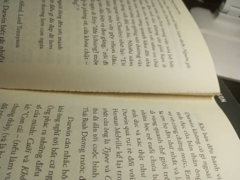 Mình mua 2 quyển, mà một quyển mới đọc tầm 60 trang đãng bung và bục ra như này, dù mình chưa từng gặp trường hợp này trước đây. Chất lượng sản phẩm chán quá