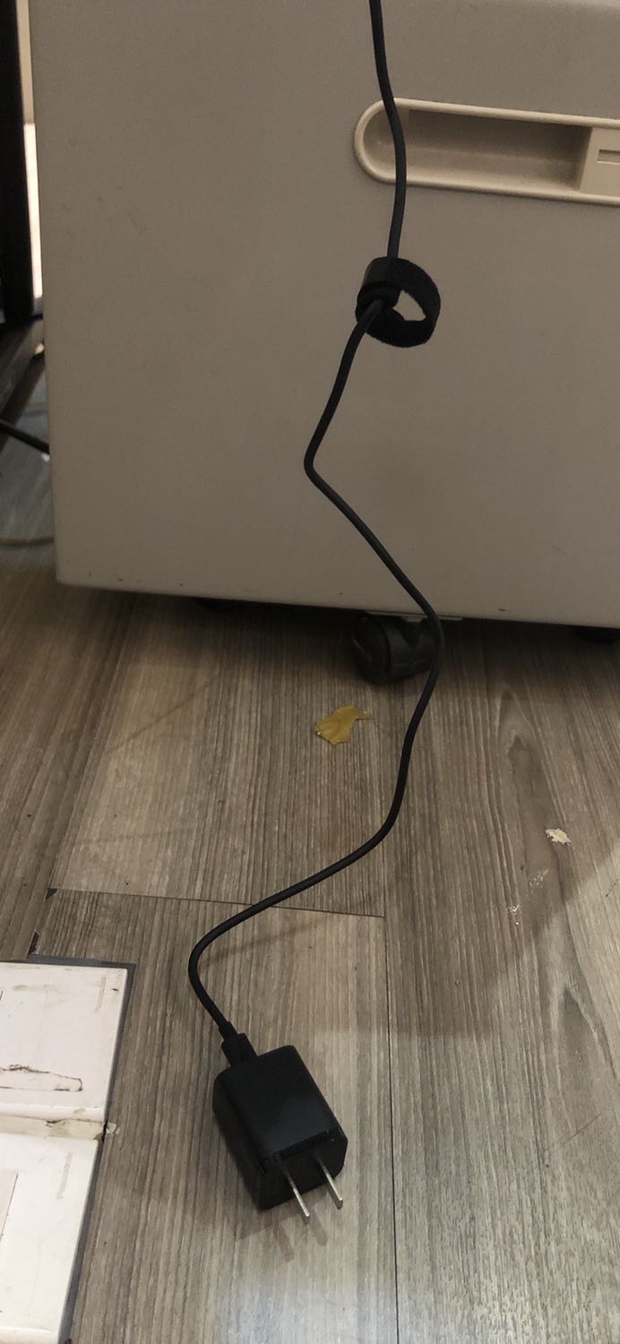 Giao hàng nhanh, đúng hàng như hình quảng cáo. Mới mua nên chưa đánh giá được độ bền. Cảm nhận ban đầu là chắc chắn. Để dùng thử rồi phản hồi tiếp