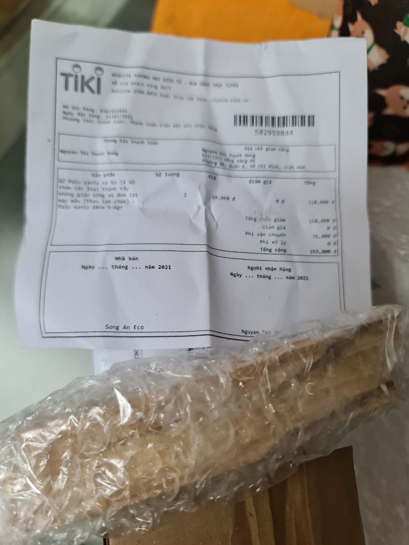 Hôm nay tôi chỉ nhận có 2 cây gì bé tí này ,còn bó xô thơm thì ko thấy ,vậy khi nào tôi mới nhận được đủ hàng .
Tôi đã thành toán tiền đủ